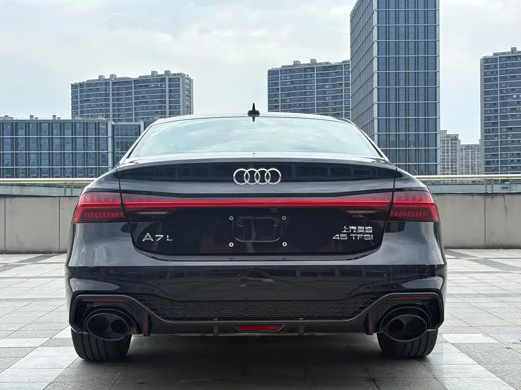 Audi A7L 2024 — фото 9