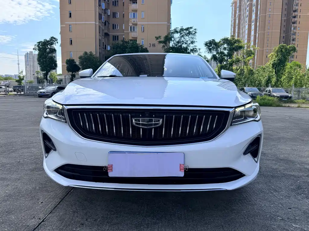Geely Emgrand 2021