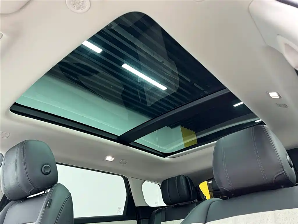 Land Rover Evoque 2022 — фото 19