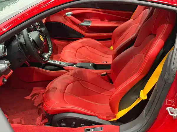 Ferrari F8 2022