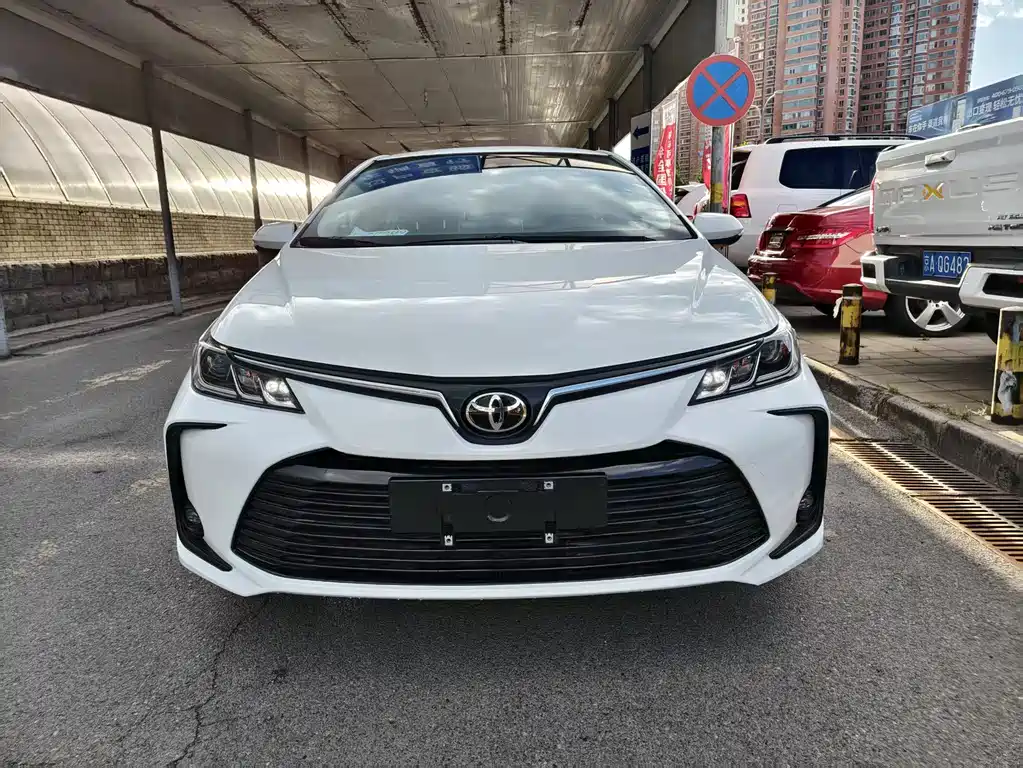Toyota Corolla 2023 — фото 2