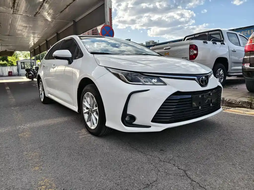 Toyota Corolla 2023 — фото 3