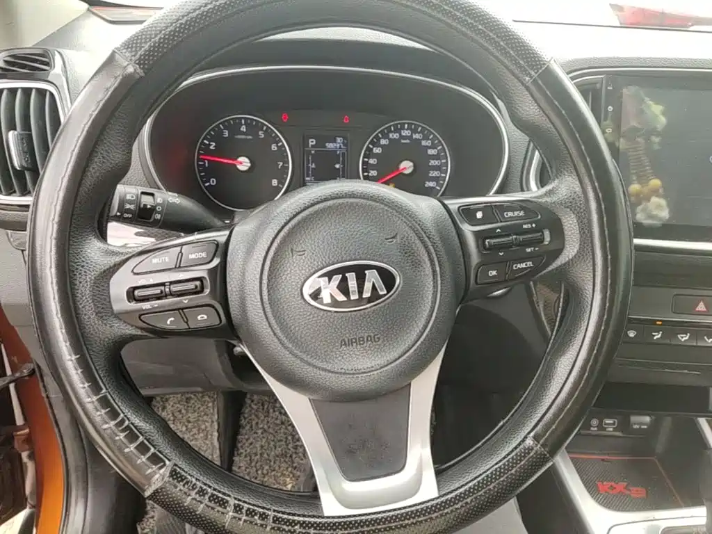 Kia KX3 2016 — фото 11