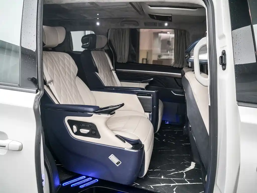 GAC Motor Trumpchi M8 2021 — фото 12