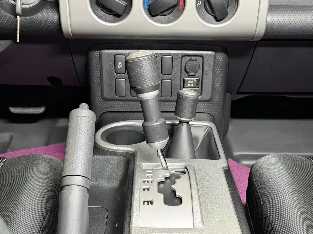 Toyota FJ Cruiser 2019 — фото 19