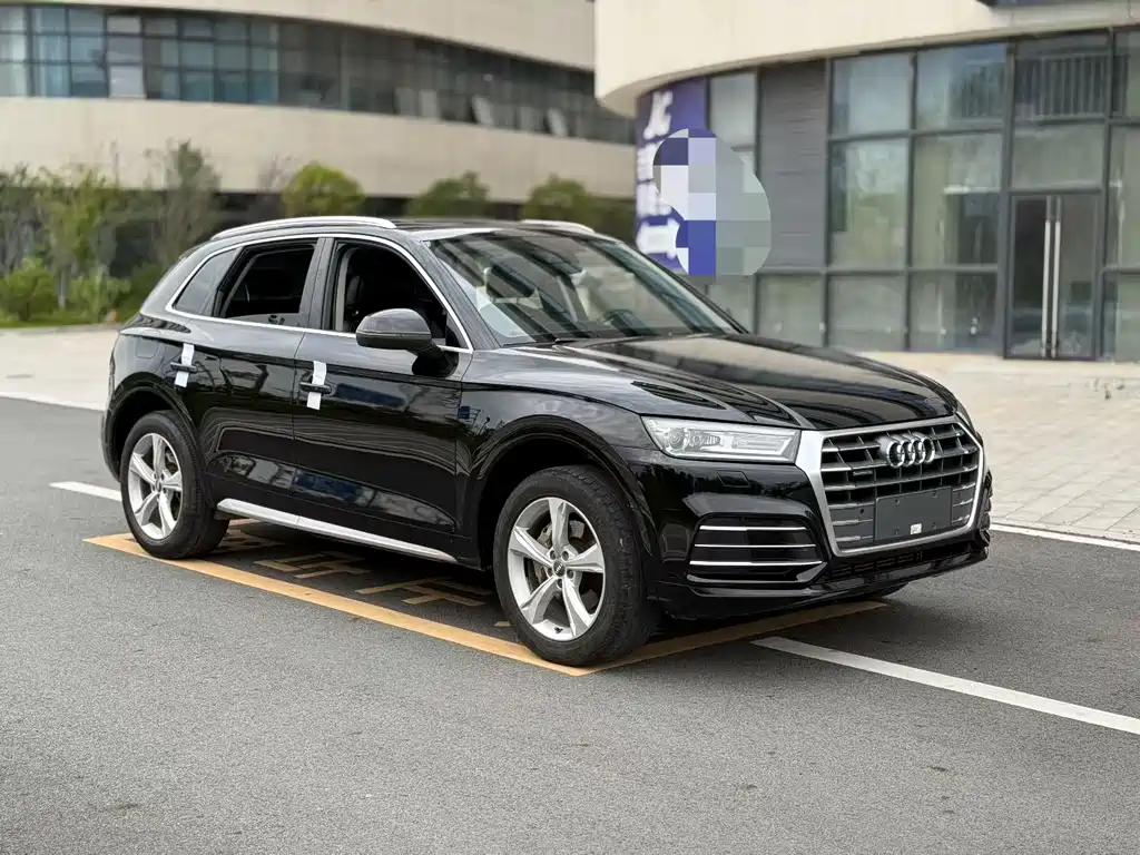 Audi Q5L 2019 — фото 3