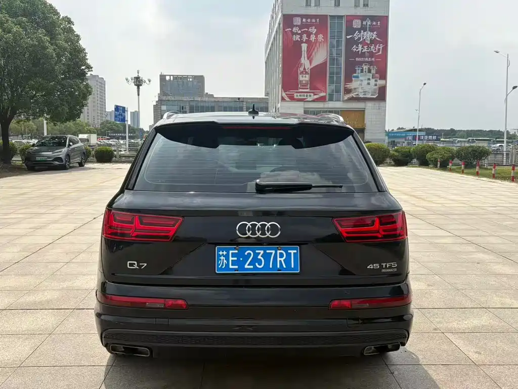 Audi Q7 2017 — фото 8
