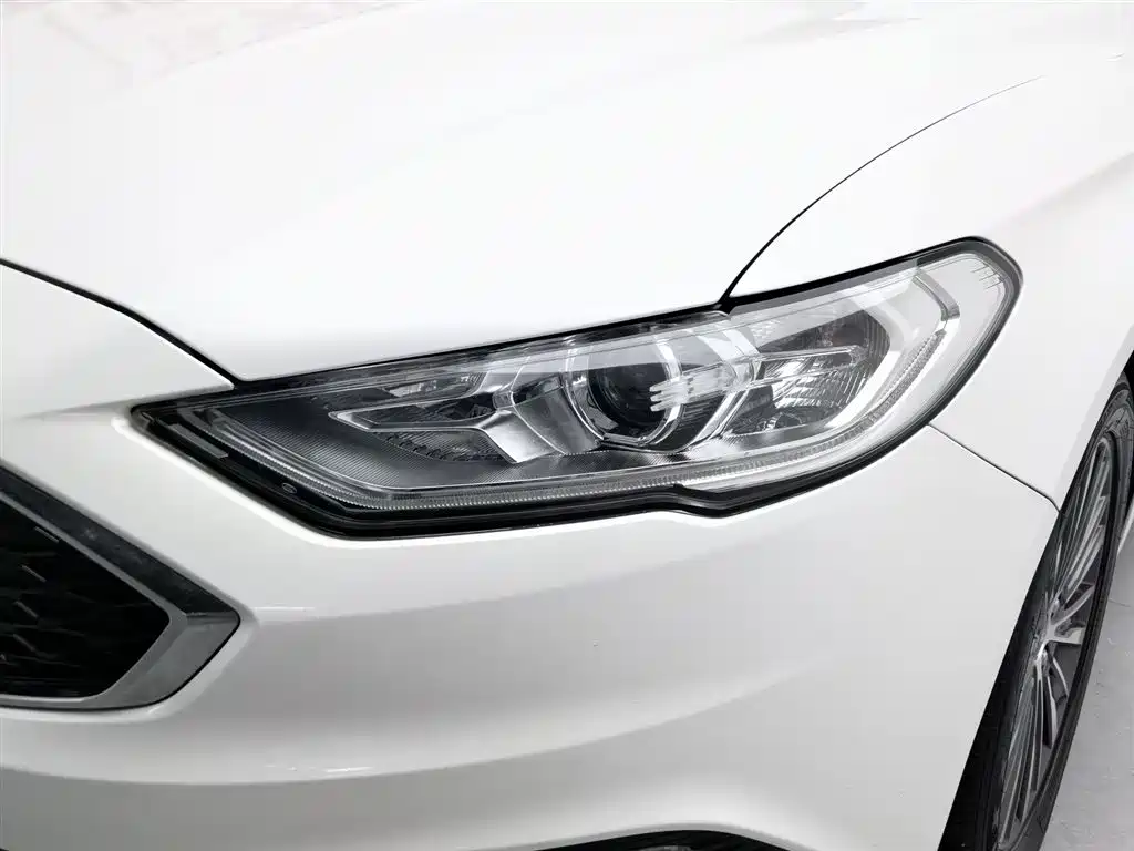 Ford Mondeo 2017 — фото 7