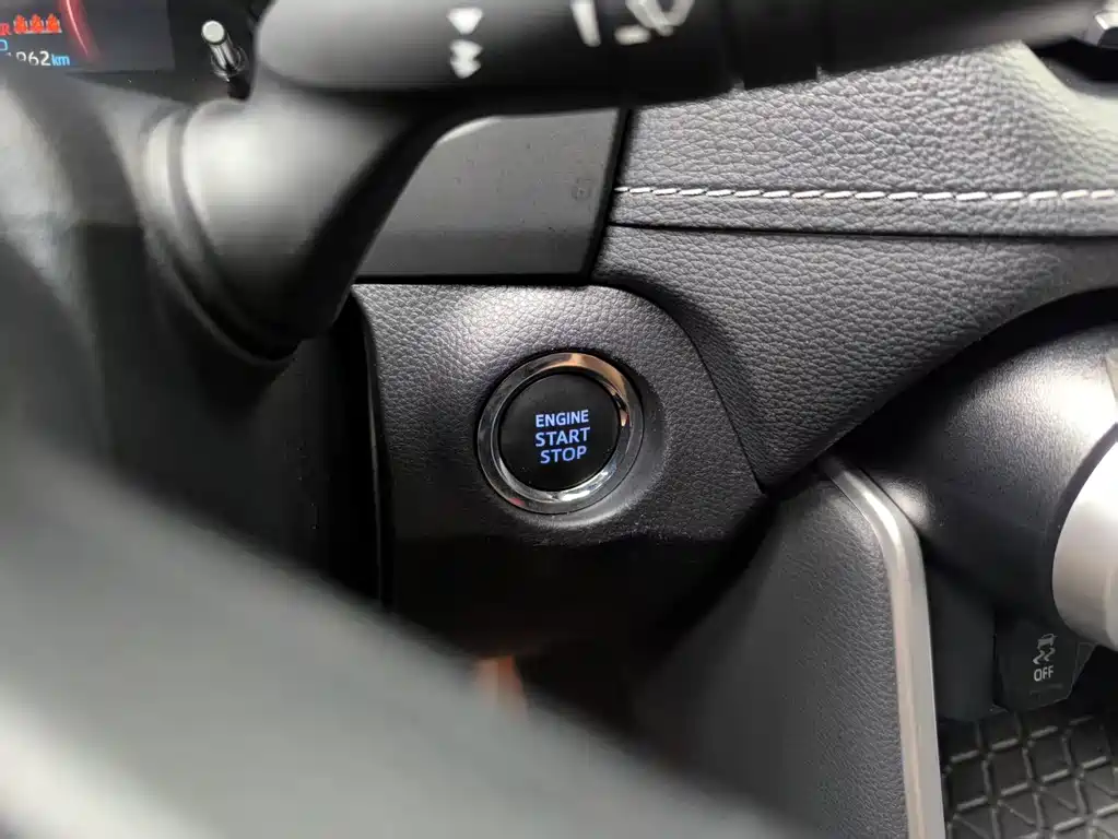 Toyota RAV4 2021 — фото 19