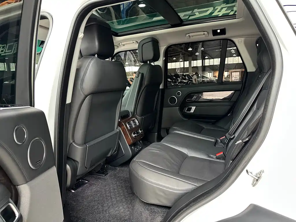 Land Rover Range Rover 2020 — фото 26