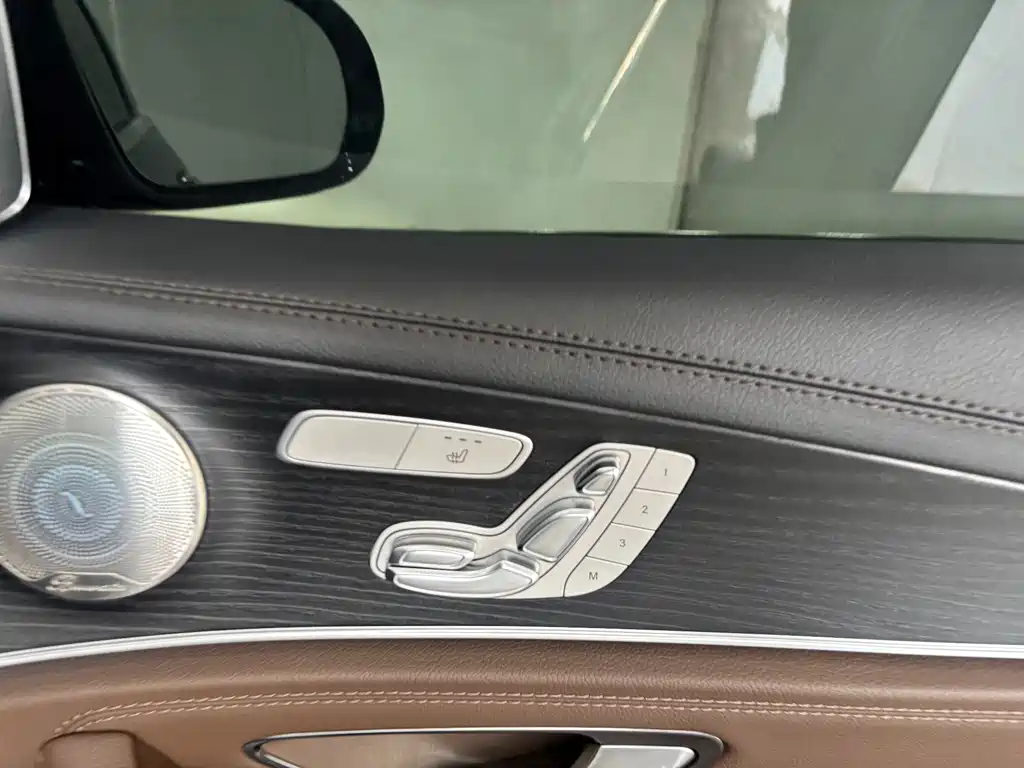 Mercedes-Benz E-Class 2023 — фото 26