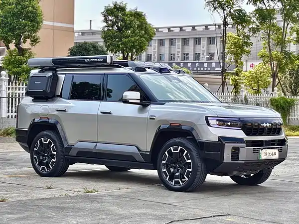 Fangchengbao Leopard 8 2025