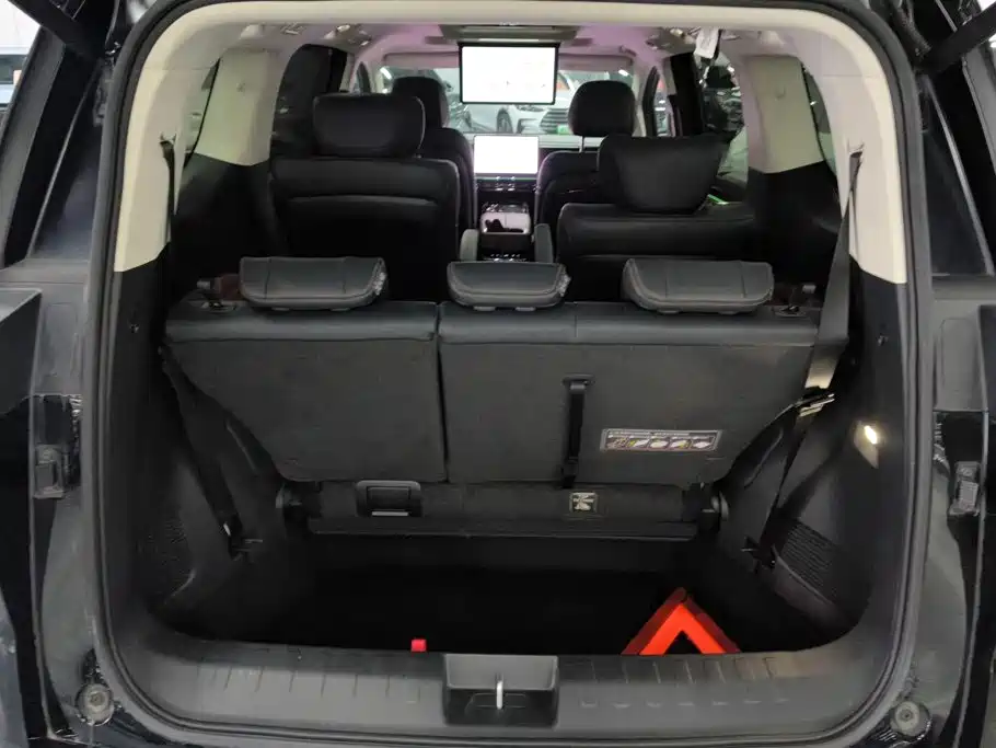 GAC Trumpchi E8 PHEV 2024 — фото 4
