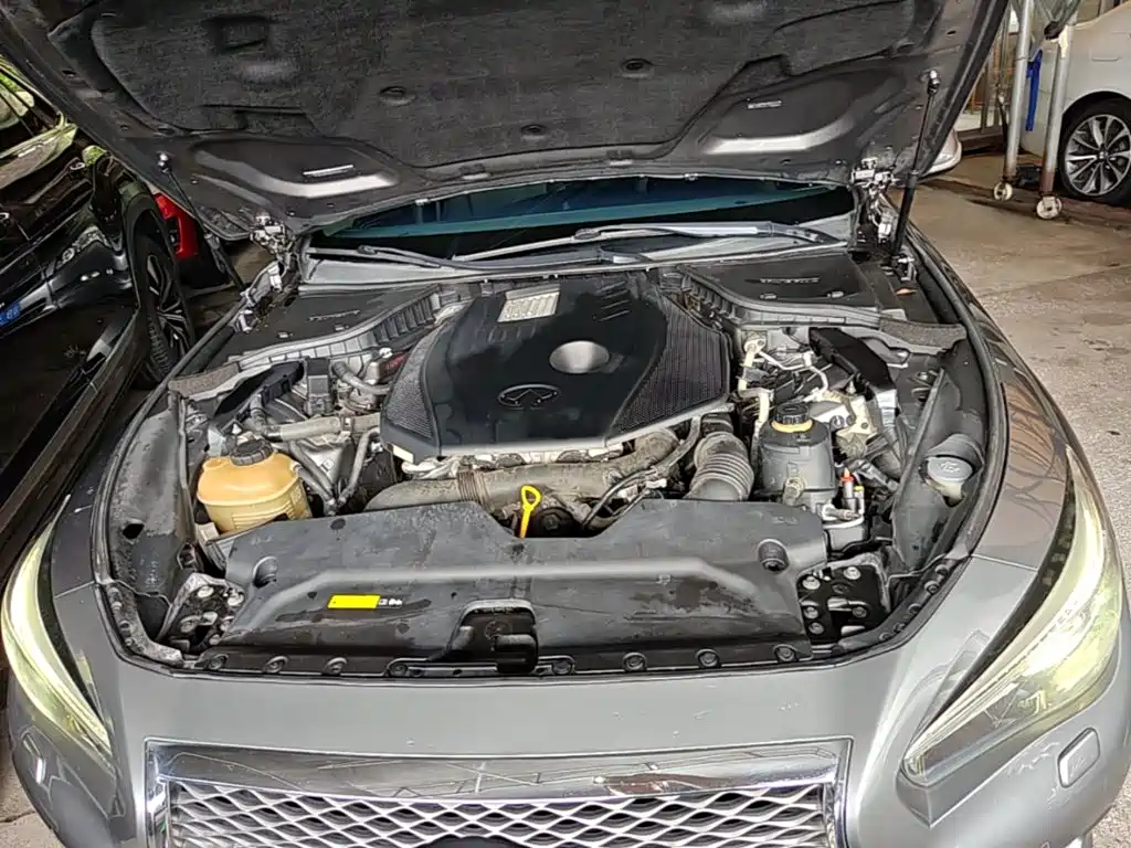 Infiniti Q50L 2015 — фото 20