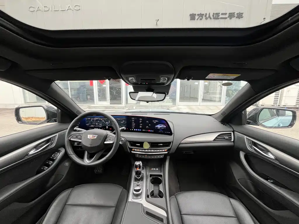 Cadillac CT5 2025 — фото 17