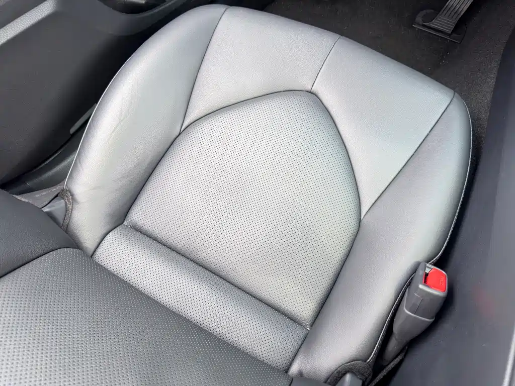 Toyota Camry 2023 — фото 18