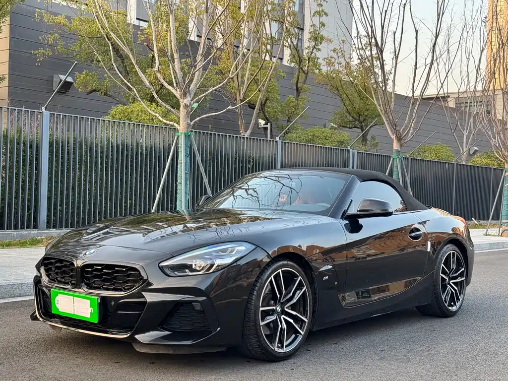 BMW Z4 2023 — фото 1