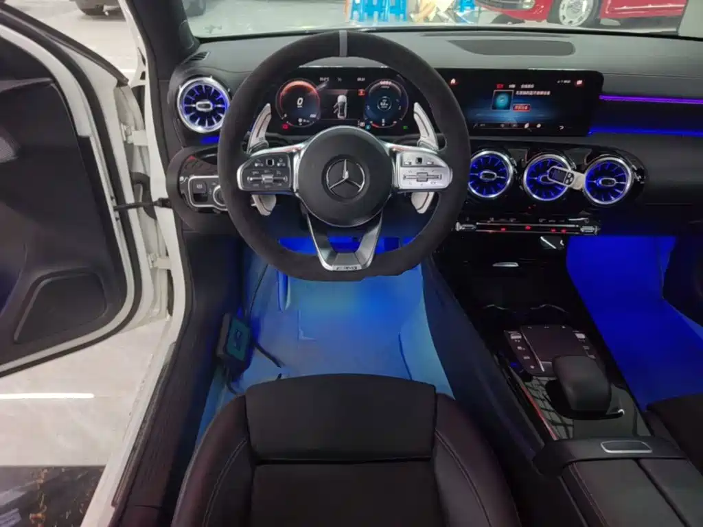 Mercedes-Benz A-Class 2020 — фото 11