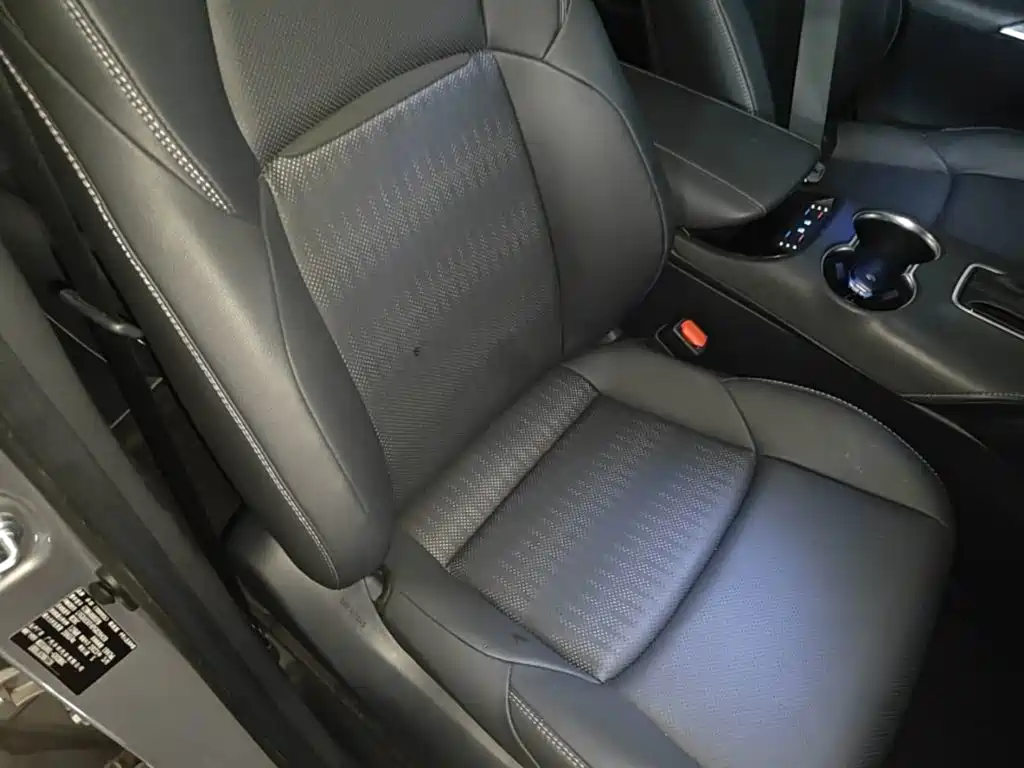 Toyota Venza 2023 — фото 25