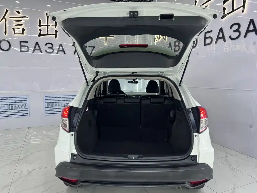 Honda Vezel 2022 — фото 17