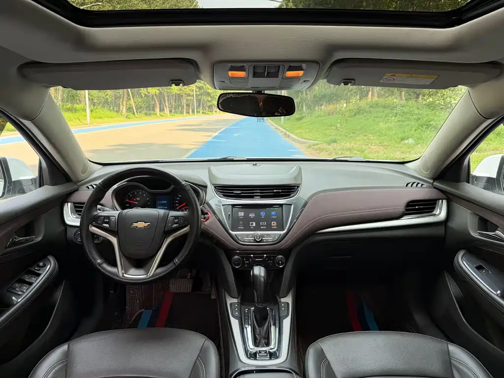 Chevrolet Malibu 2018 — фото 15