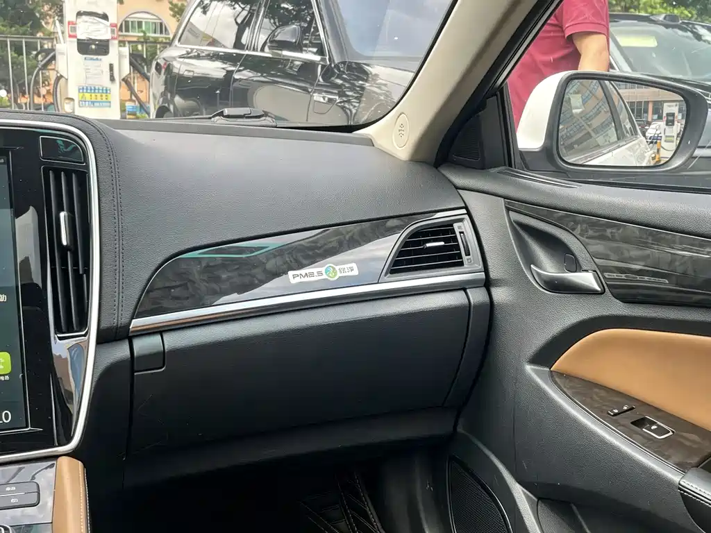 BYD Qin EV 2017 — фото 12