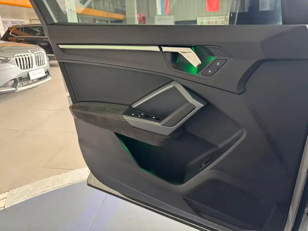 Audi Q3 Sportback 2022 — фото 14