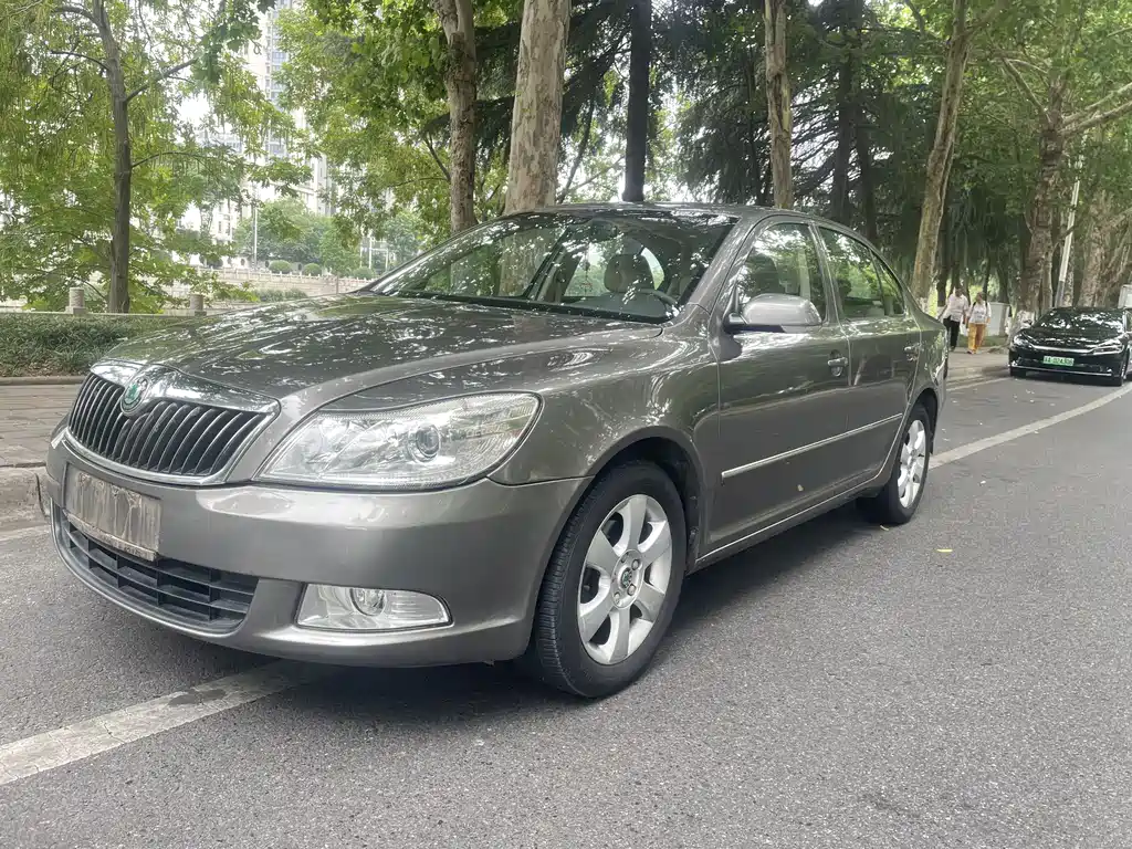 Skoda Octavia 2011 — фото 1