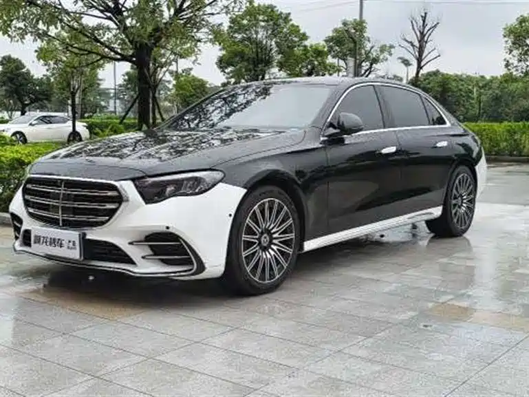 Mercedes-Benz E-Class 2025 — фото 1