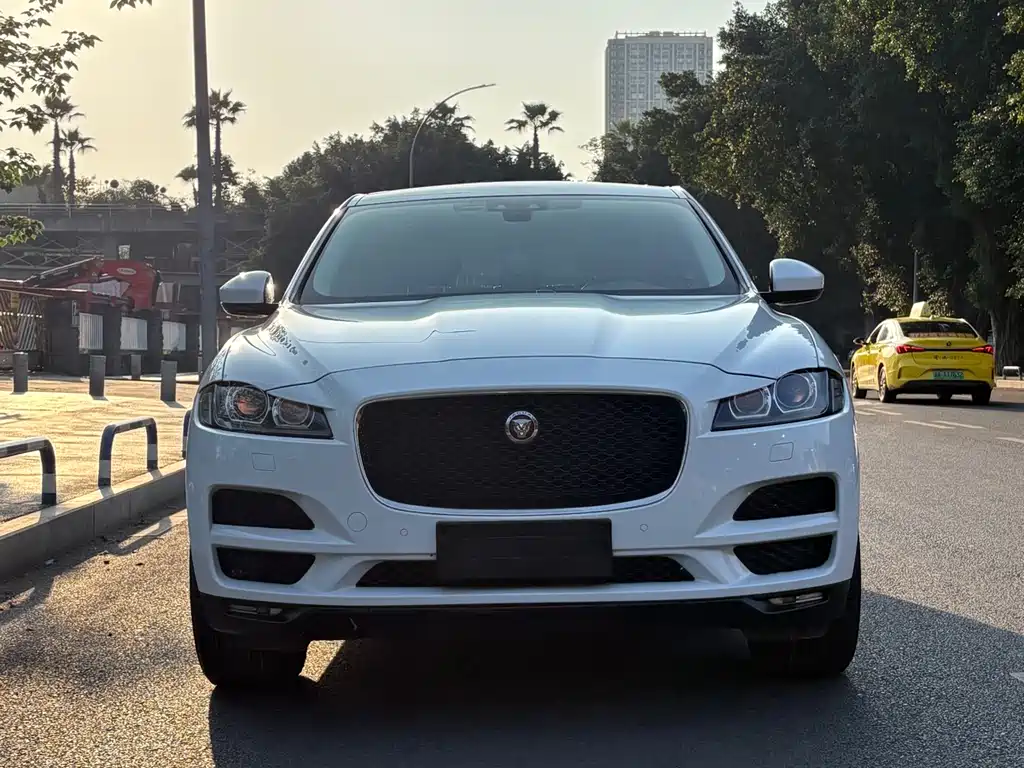 Jaguar F-PACE 2018 — фото 2
