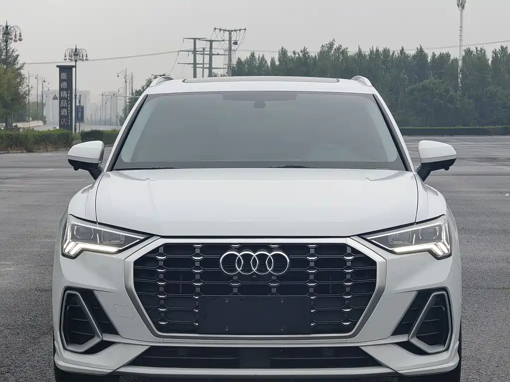 Audi Q3 2022 — фото 2