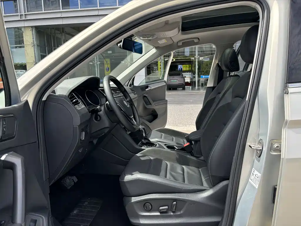 Volkswagen Tiguan L New Energy 2018 — фото 10