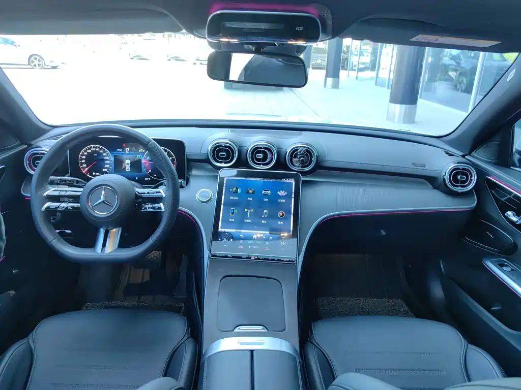 Mercedes-Benz C-Class 2023 — фото 7