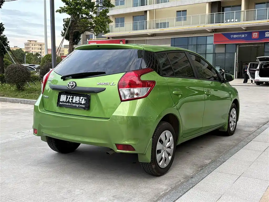 Toyota Yaris L 2014 — фото 9