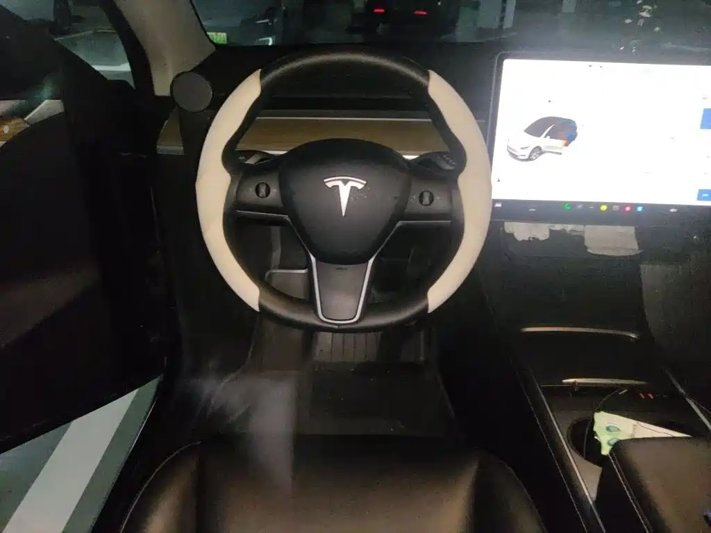 Tesla Model Y 2023 — фото 3