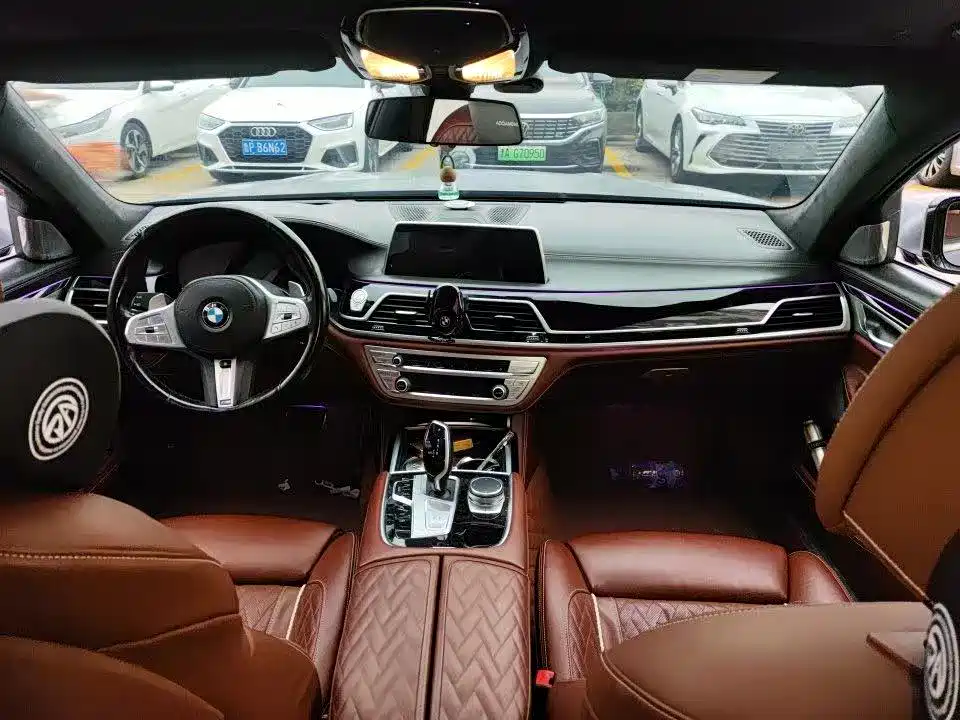 BMW 7 Series 2021 — фото 12