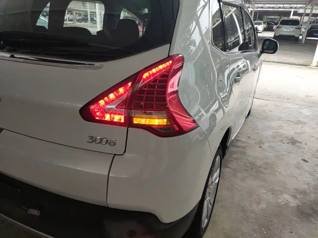 Peugeot 3008 2016 — фото 24