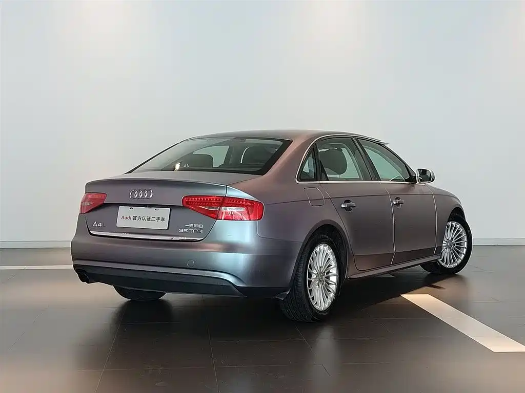 Audi A4L 2015