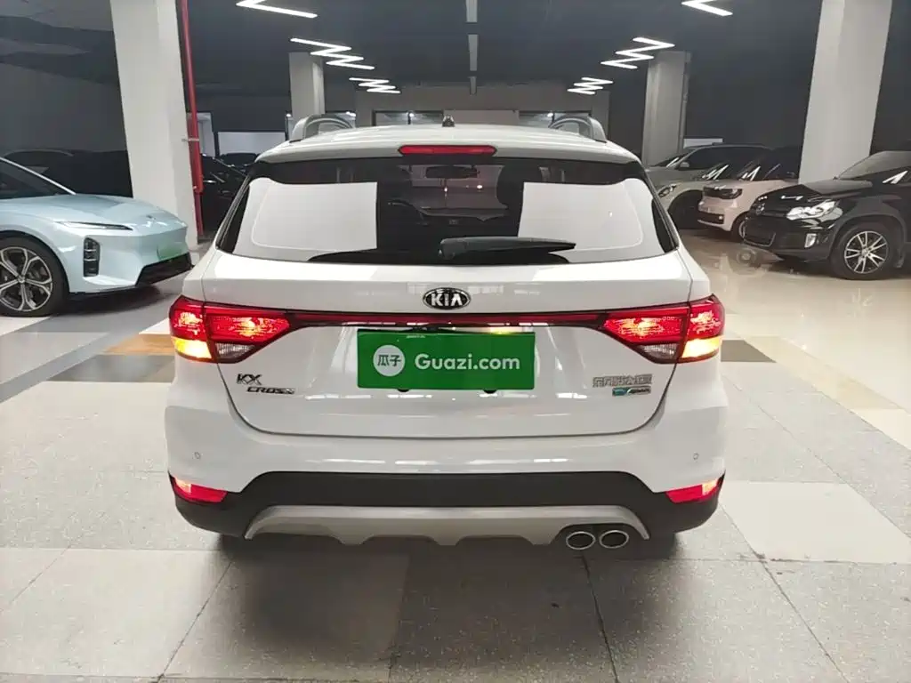 Kia KX Cross 2018 — фото 6