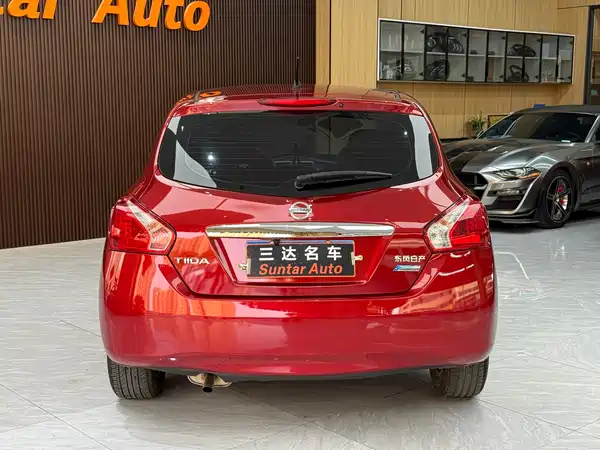 Nissan Tiida 2013
