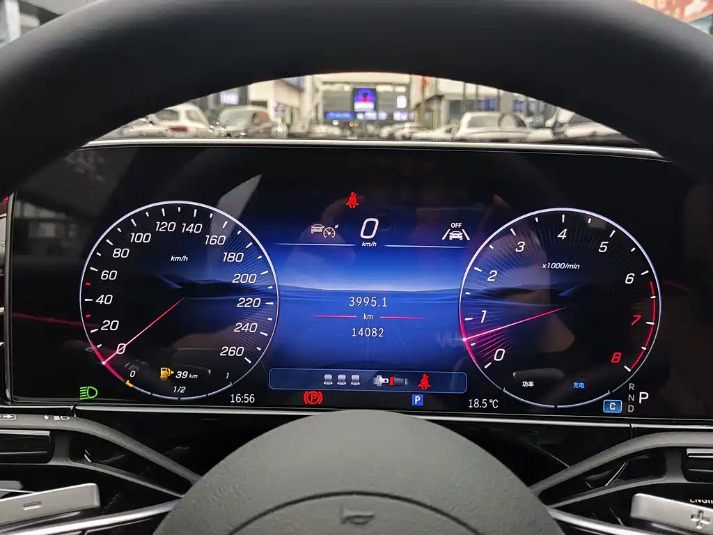 Mercedes-Benz E-Class 2025 — фото 12