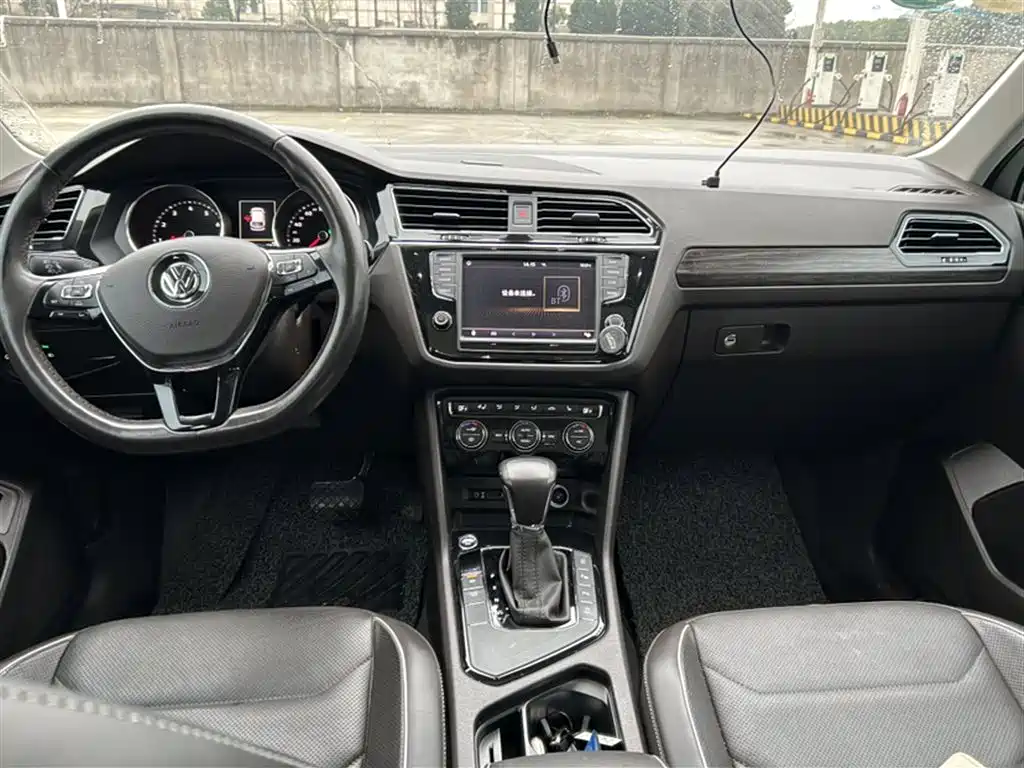 Volkswagen Tiguan L 2017 — фото 8