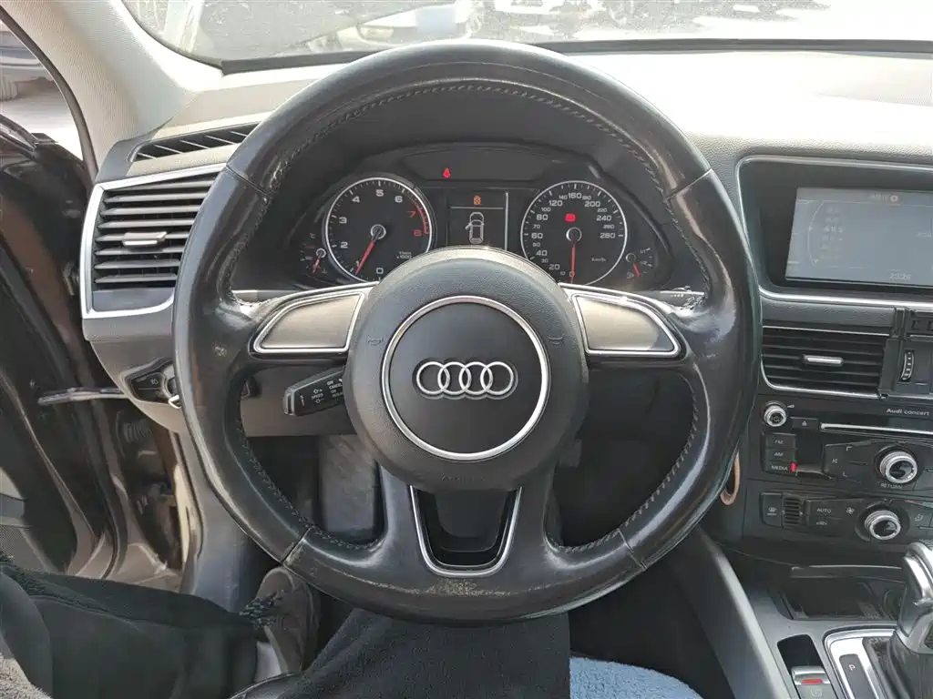 Audi Q5 2015 — фото 11