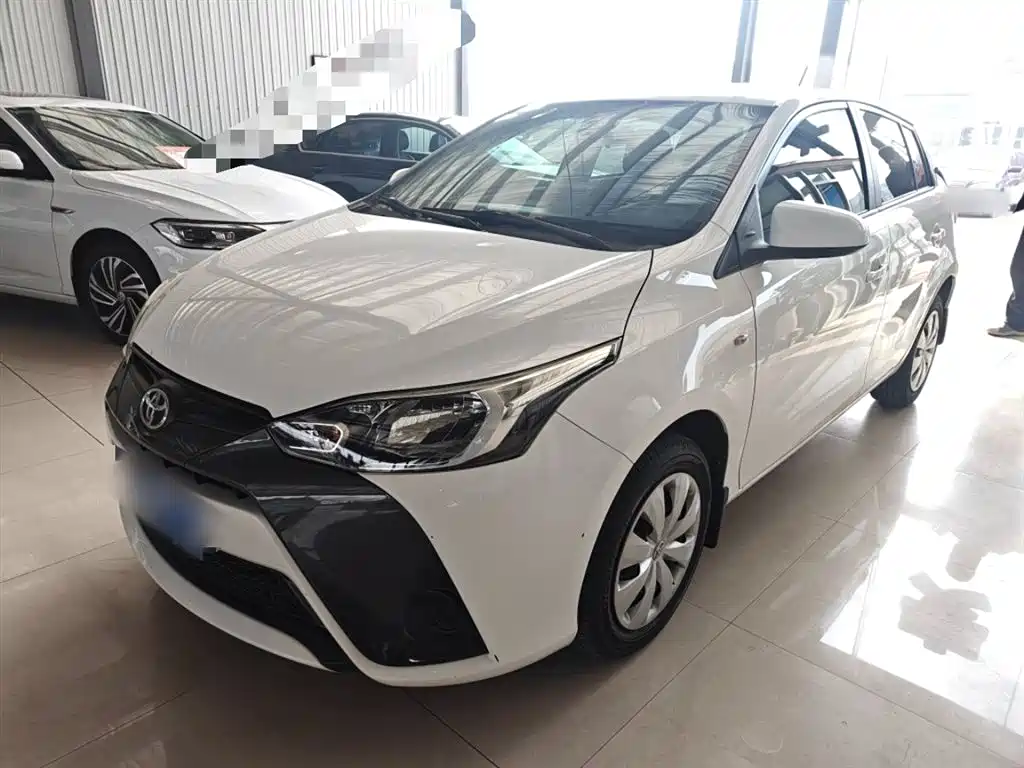 Toyota Yaris L 2020 — фото 2