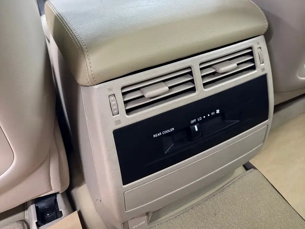 Toyota Land Cruiser 2020 — фото 22