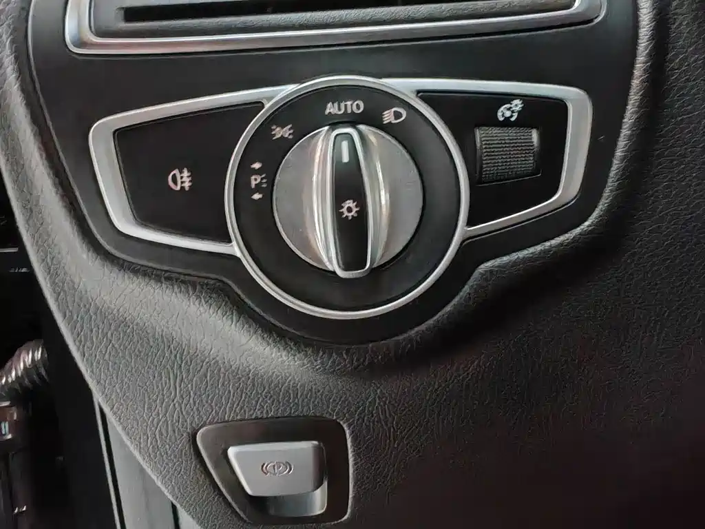Mercedes-Benz GLC 2020 — фото 15