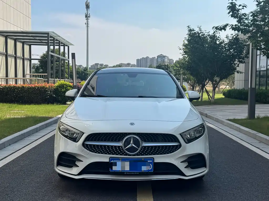 Mercedes-Benz A-Class 2019 — фото 2