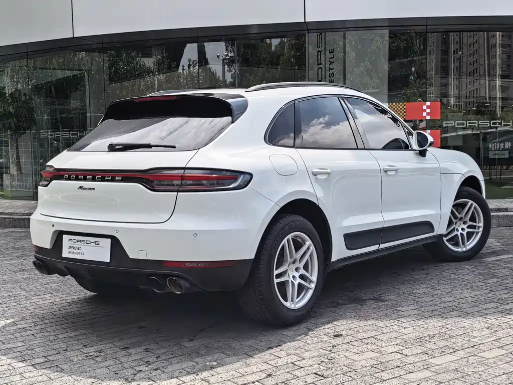 Porsche Macan 2019 — фото 17