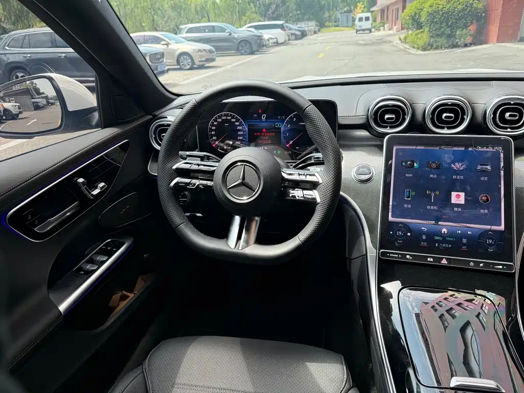 Mercedes-Benz C-Class 2023