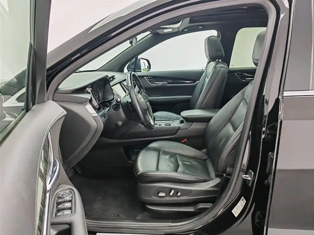 Cadillac XT6 2021 — фото 10